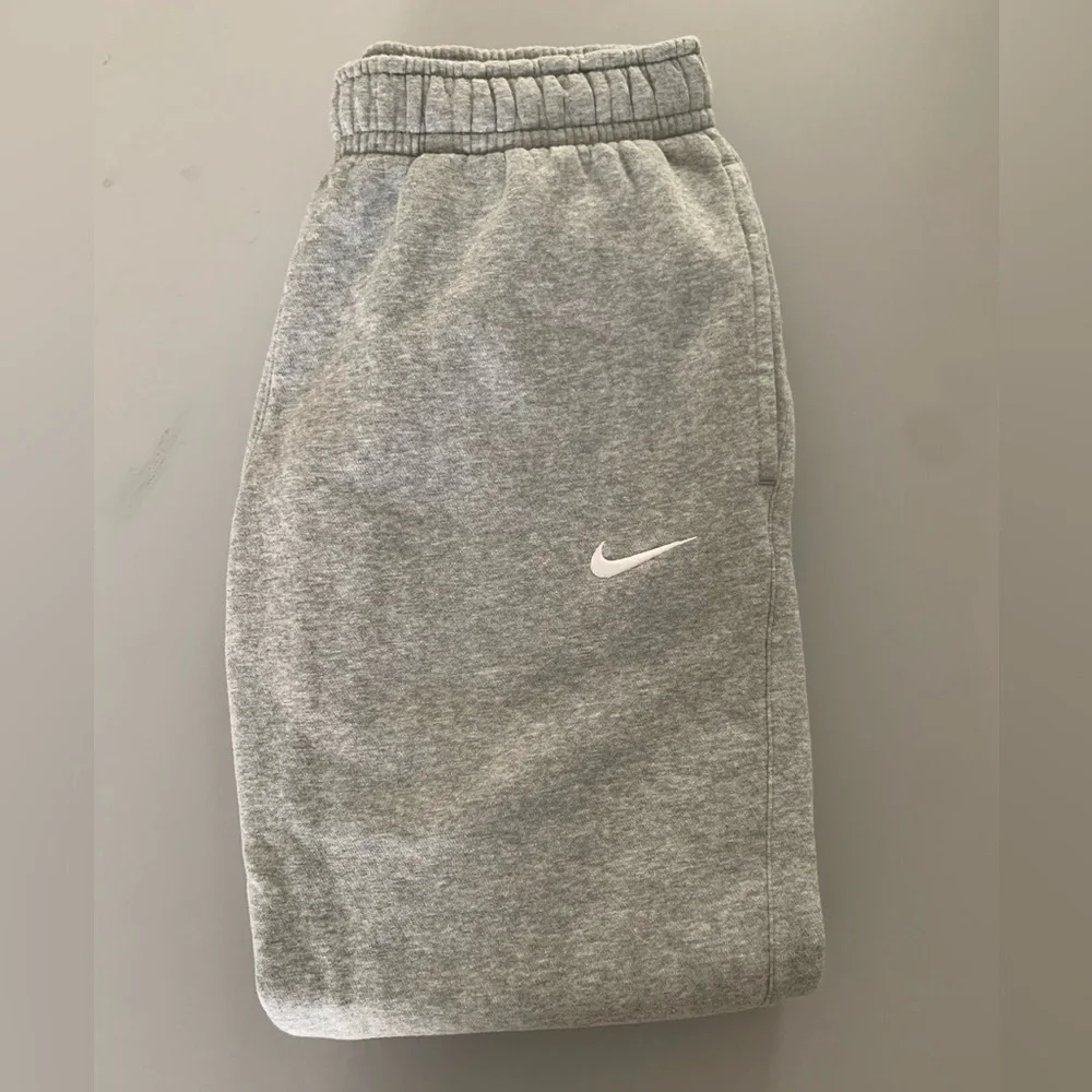 Nike Grey Sweatpants Joggers with White Swoosh